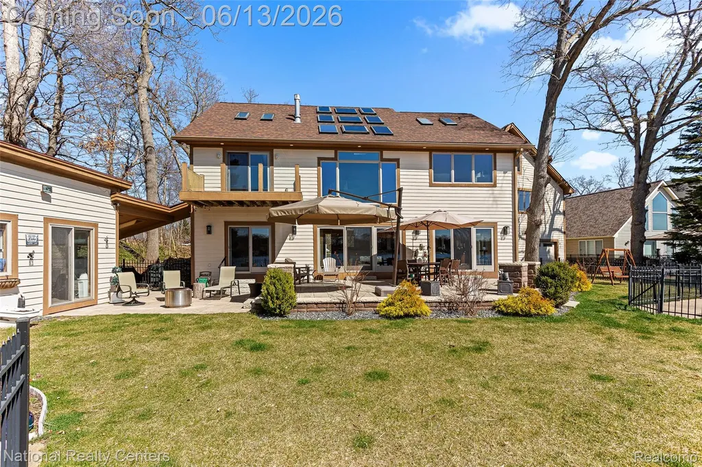 1100 Clearwater Boulevard White Lake Charter Township MI 48386