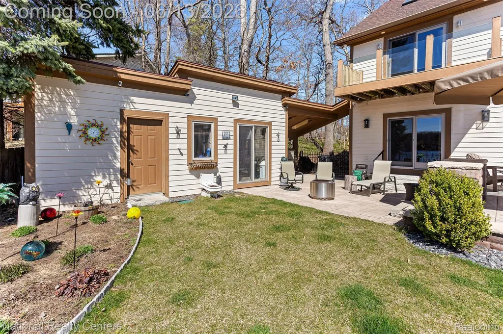 1100 Clearwater Boulevard White Lake Charter Township MI 48386