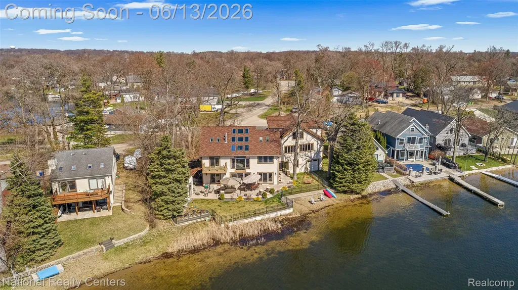 1100 Clearwater Boulevard White Lake Charter Township MI 48386