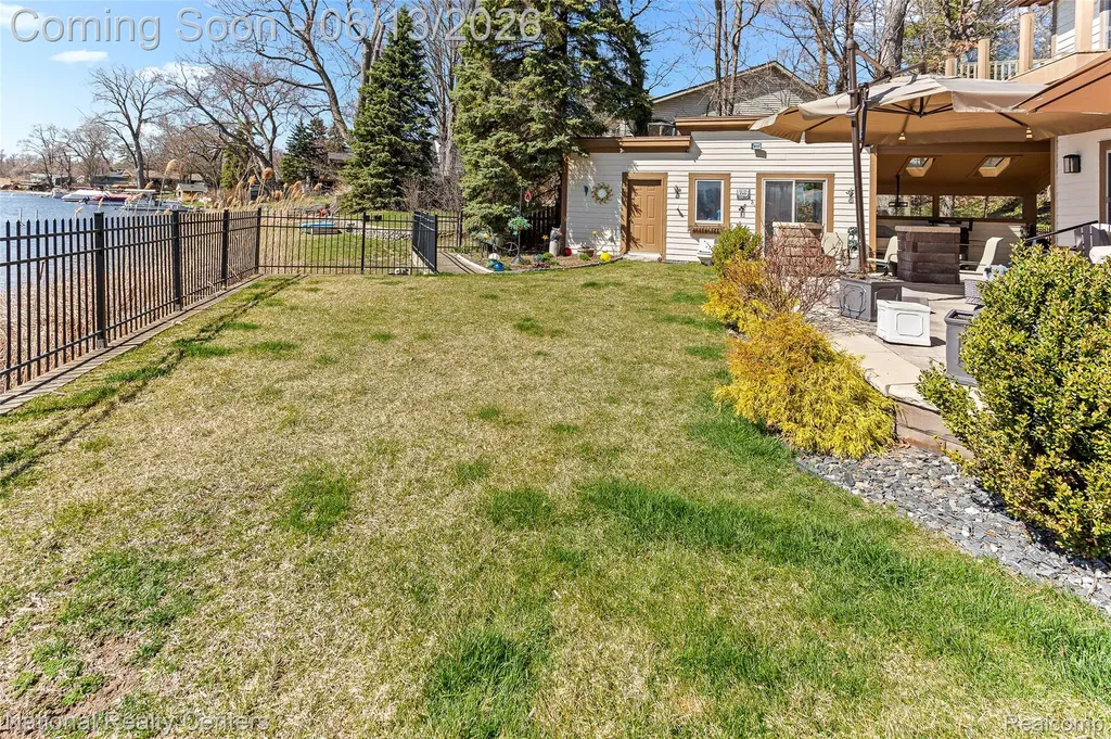 1100 Clearwater Boulevard White Lake Charter Township MI 48386