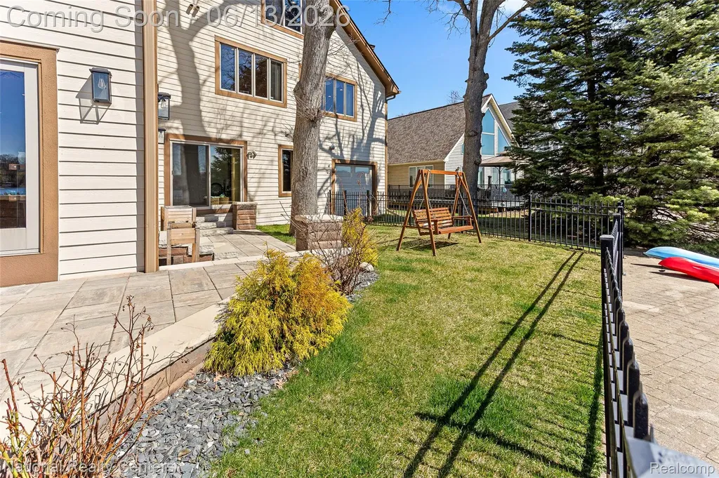 1100 Clearwater Boulevard White Lake Charter Township MI 48386