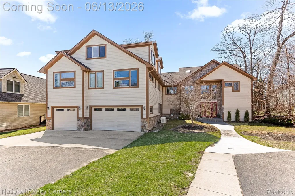 1100 Clearwater Boulevard White Lake Charter Township MI 48386