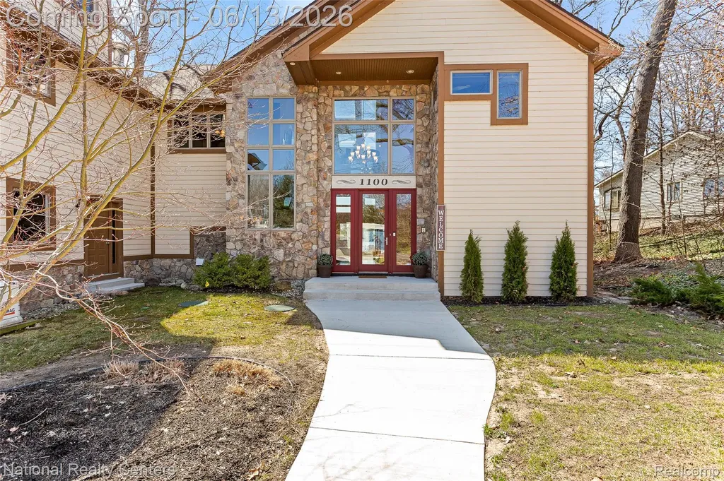 1100 Clearwater Boulevard White Lake Charter Township MI 48386