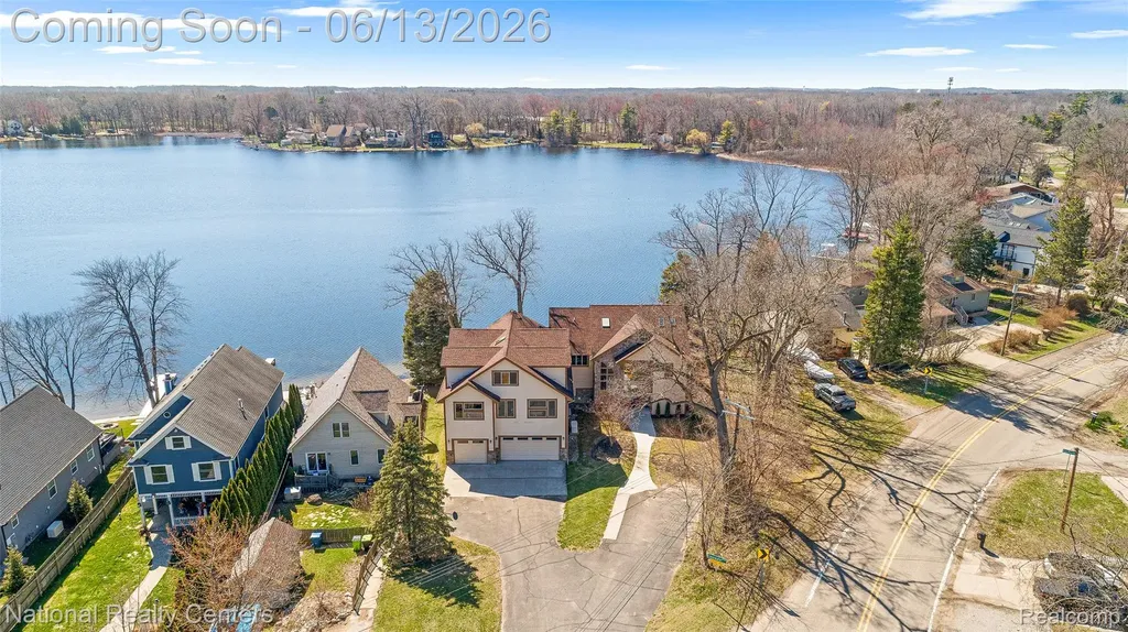 1100 Clearwater Boulevard White Lake Charter Township MI 48386