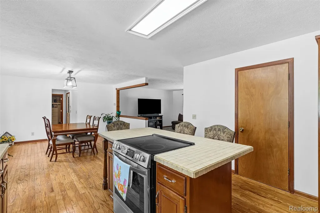 6699 E Lansing Road Vernon Village MI 48429