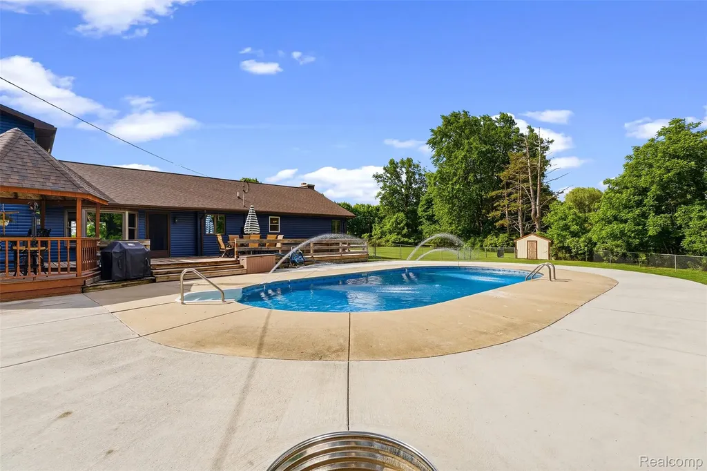 6699 E Lansing Road Vernon Village MI 48429