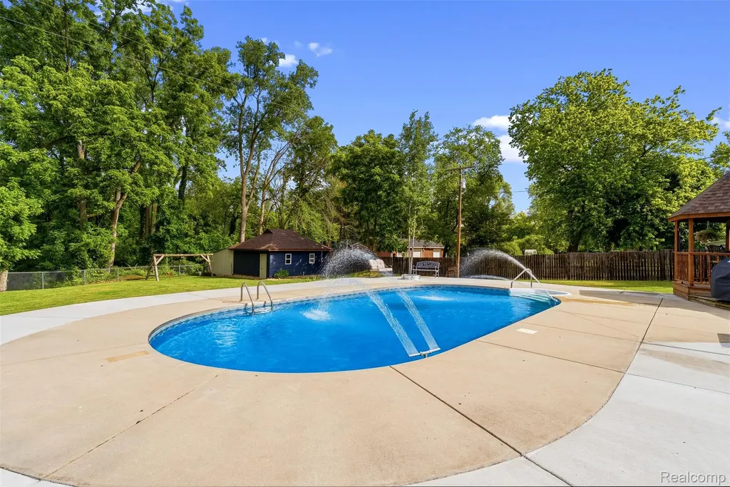 6699 E Lansing Road Vernon Village MI 48429
