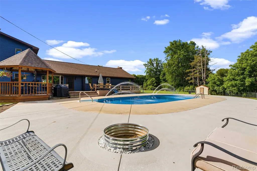 6699 E Lansing Road Vernon Village MI 48429