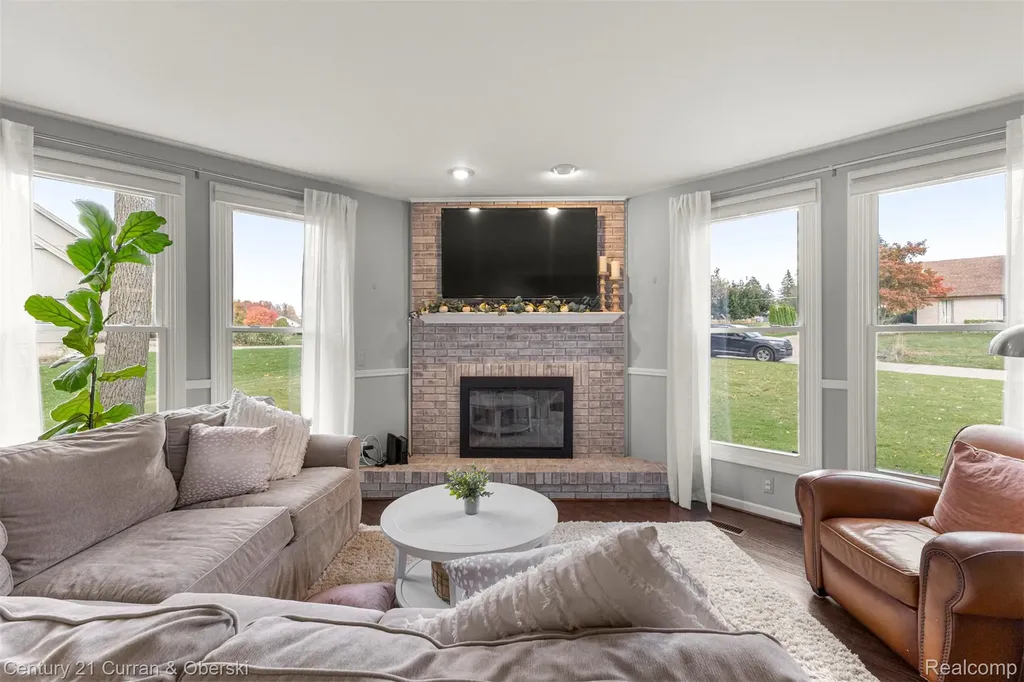 30999 Sudbury Street Farmington Hills City MI 48331