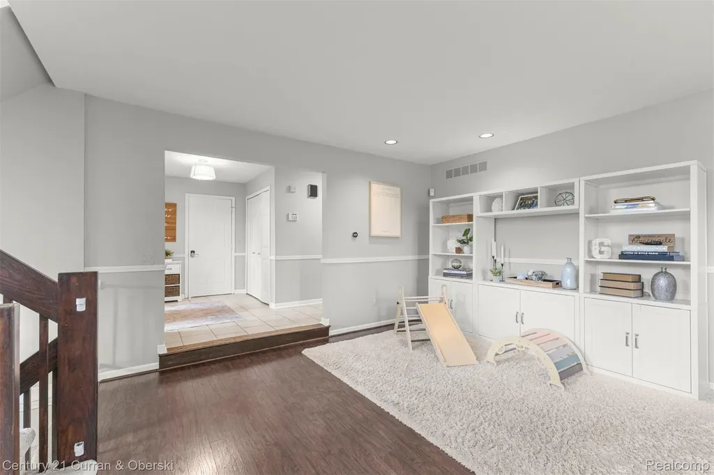 30999 Sudbury Street Farmington Hills City MI 48331