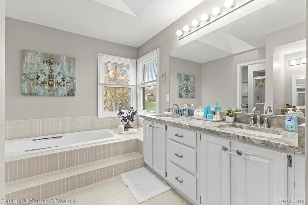 30999 Sudbury Street Farmington Hills City MI 48331