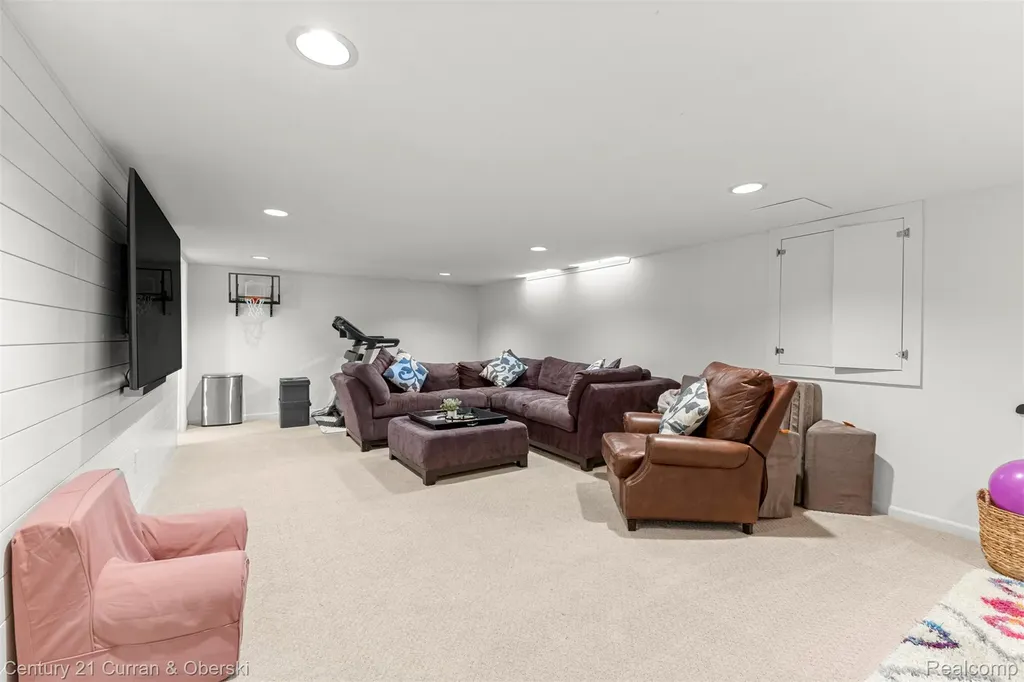 30999 Sudbury Street Farmington Hills City MI 48331
