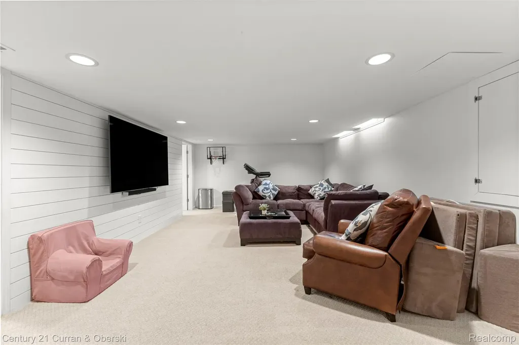 30999 Sudbury Street Farmington Hills City MI 48331