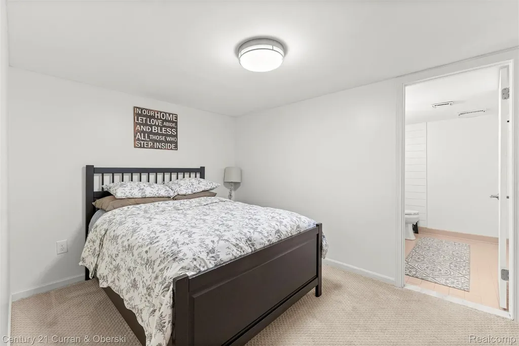 30999 Sudbury Street Farmington Hills City MI 48331