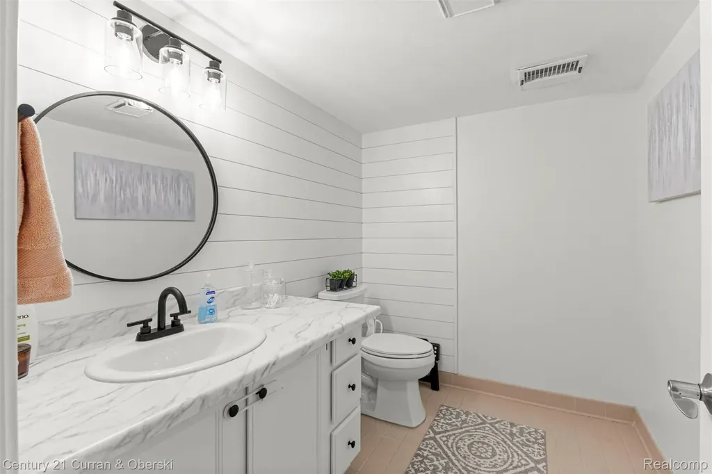 30999 Sudbury Street Farmington Hills City MI 48331