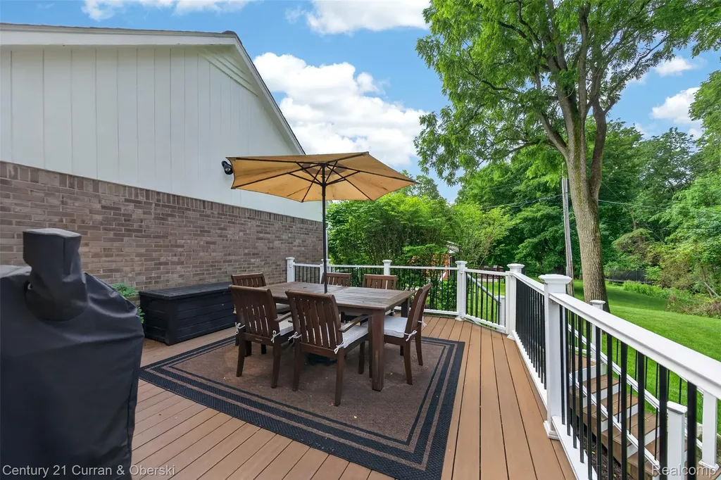 30999 Sudbury Street Farmington Hills City MI 48331
