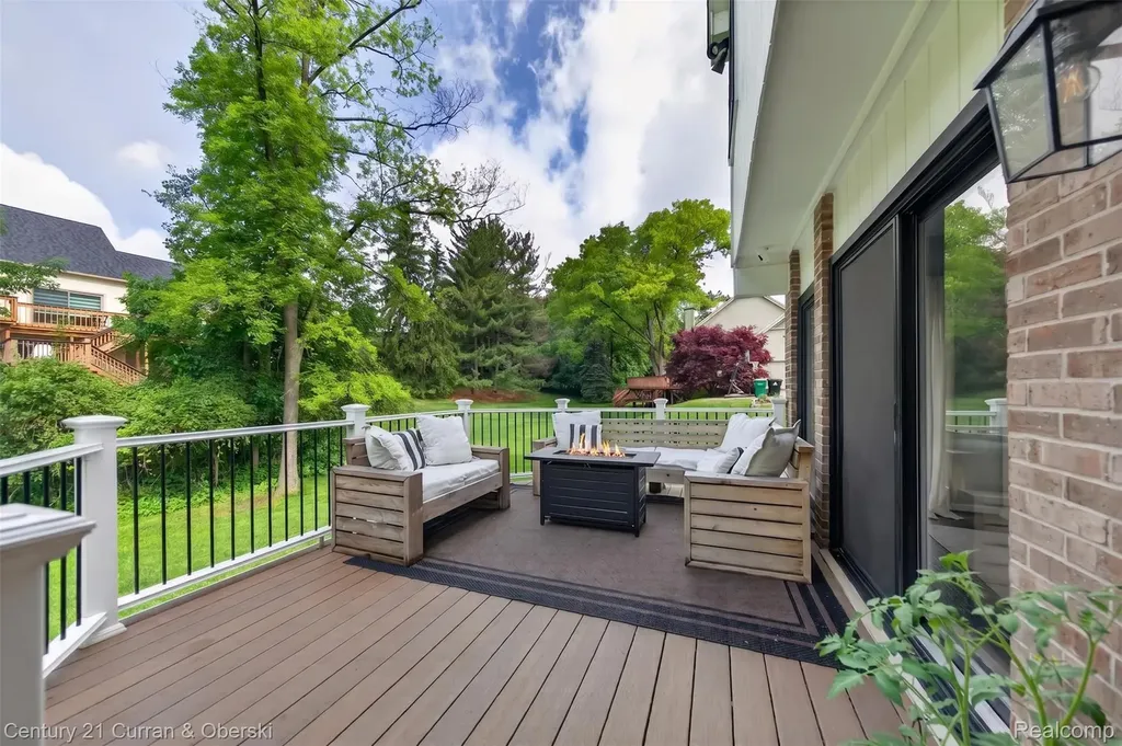 30999 Sudbury Street Farmington Hills City MI 48331