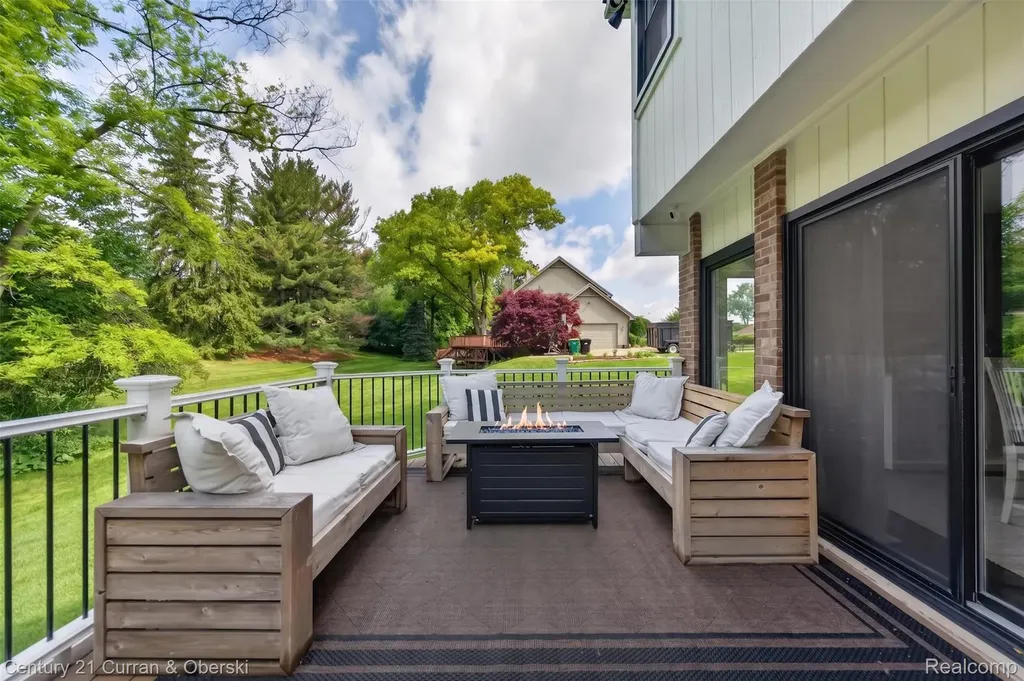 30999 Sudbury Street Farmington Hills City MI 48331
