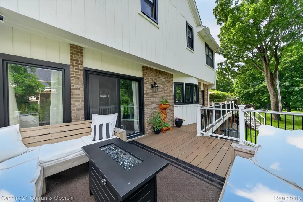 30999 Sudbury Street Farmington Hills City MI 48331