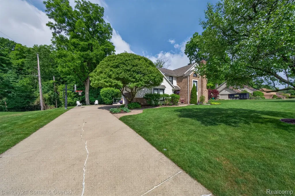 30999 Sudbury Street Farmington Hills City MI 48331