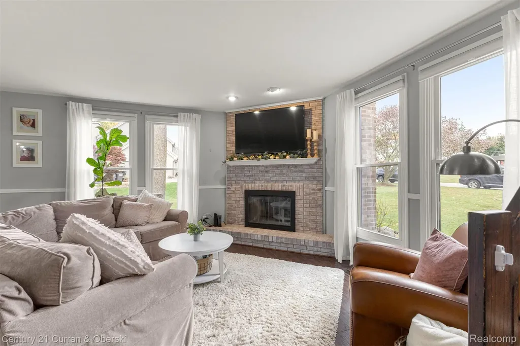 30999 Sudbury Street Farmington Hills City MI 48331