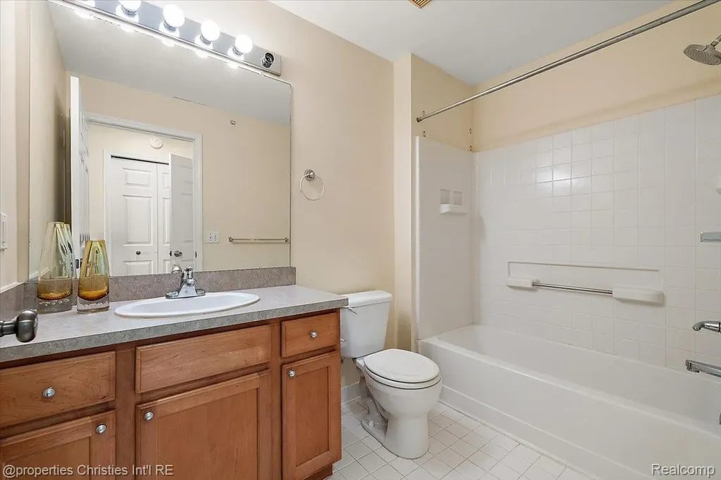 1466 Ashford Court Troy City MI 48084