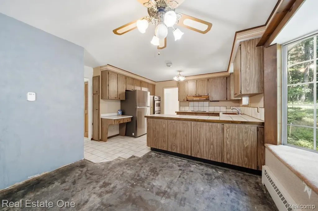 10353 Mcgregor Road Hamburg Township MI 48169
