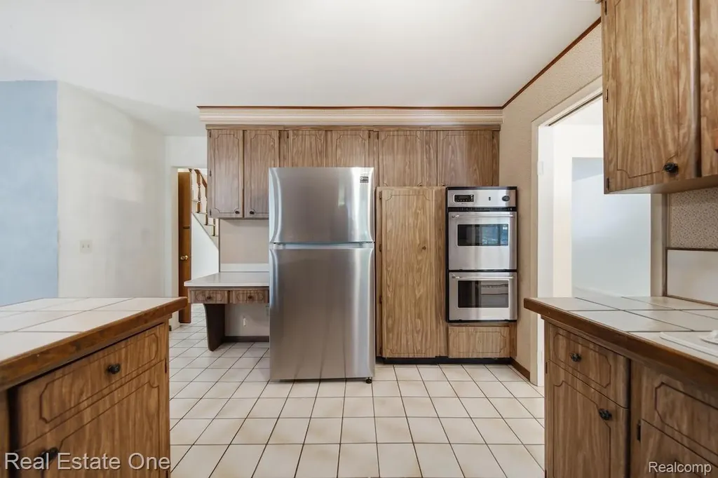 10353 Mcgregor Road Hamburg Township MI 48169