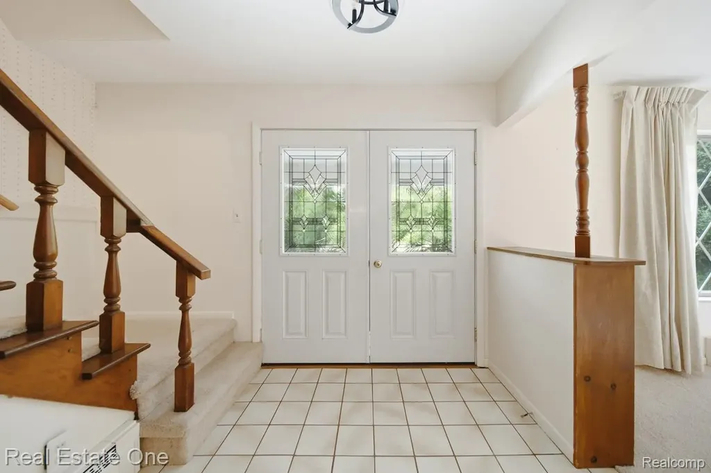 10353 Mcgregor Road Hamburg Township MI 48169