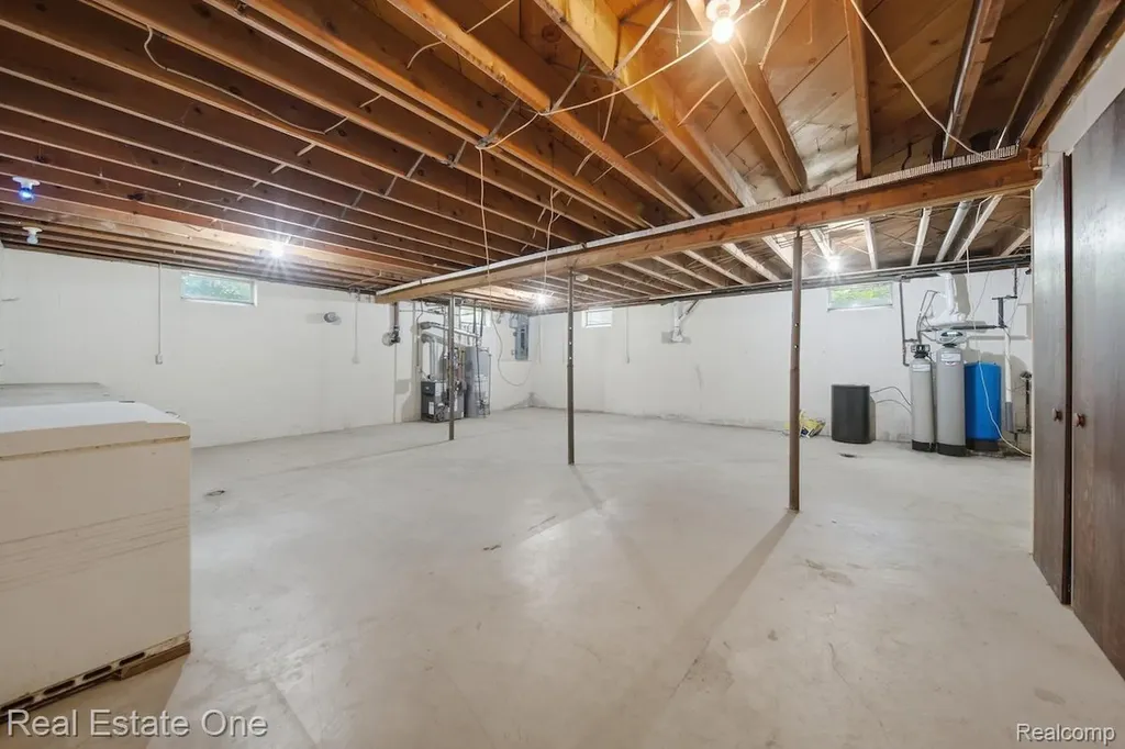10353 Mcgregor Road Hamburg Township MI 48169