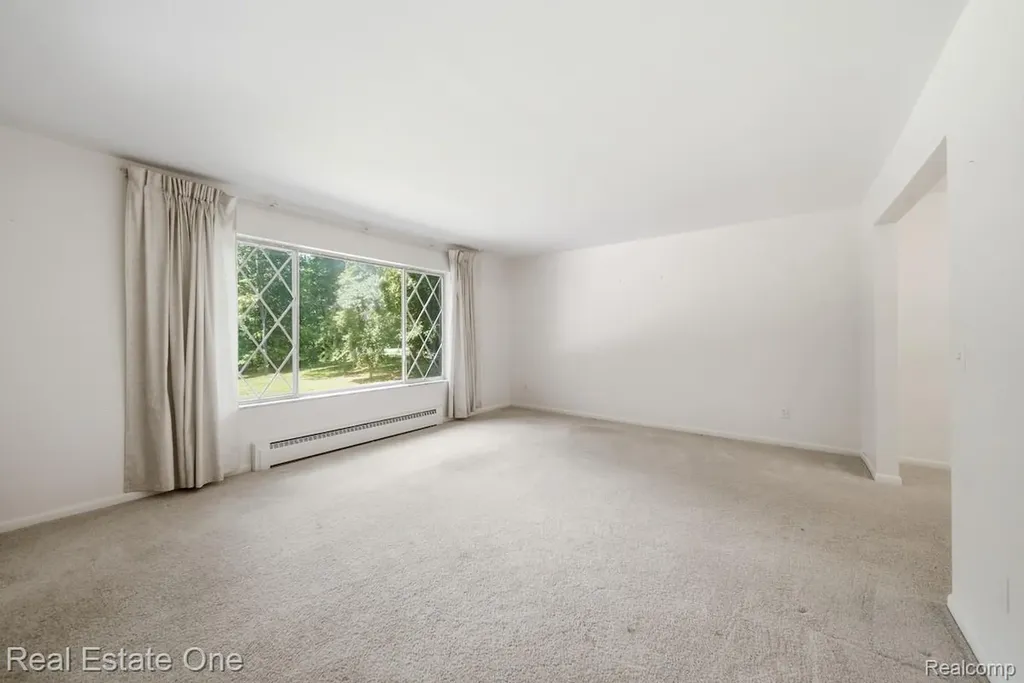 10353 Mcgregor Road Hamburg Township MI 48169
