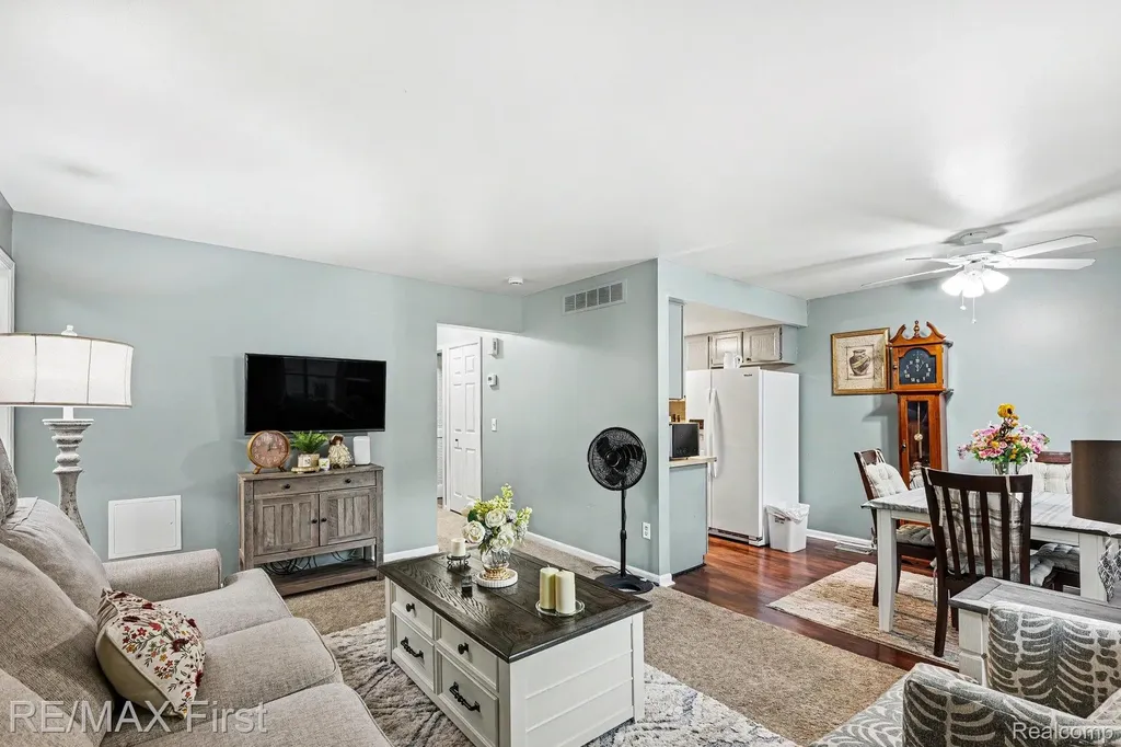 27690 Harrison Woods Lane Harrison Charter Township MI 48045
