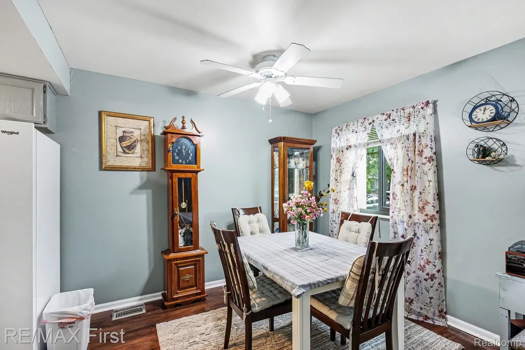 27690 Harrison Woods Lane Harrison Charter Township MI 48045