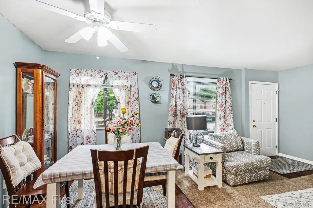 27690 Harrison Woods Lane Harrison Charter Township MI 48045
