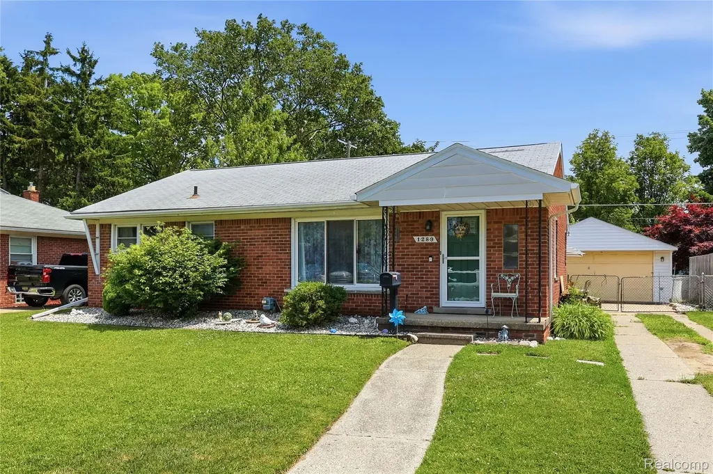 1289 Mulberry Street Mt. Clemens City MI 48043