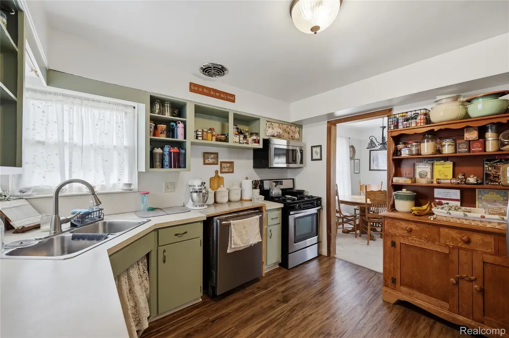 1289 Mulberry Street Mt. Clemens City MI 48043