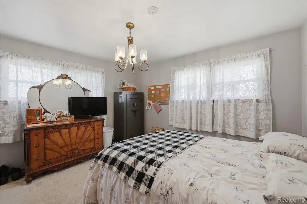 1289 Mulberry Street Mt. Clemens City MI 48043