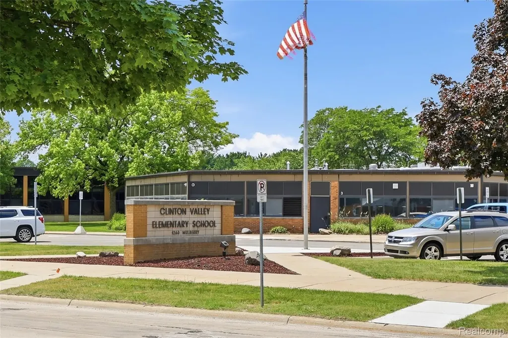 1289 Mulberry Street Mt. Clemens City MI 48043
