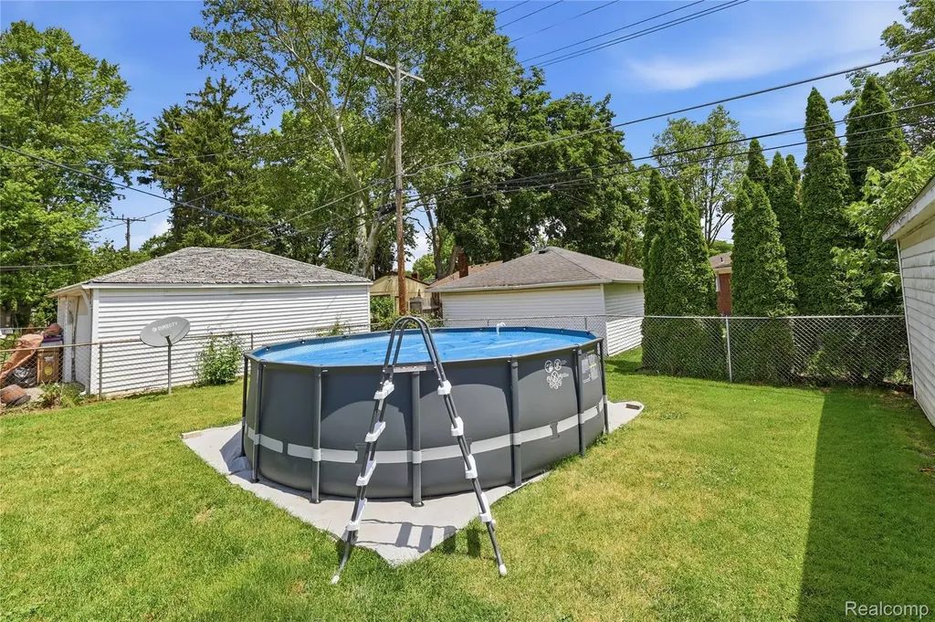 1289 Mulberry Street Mt. Clemens City MI 48043
