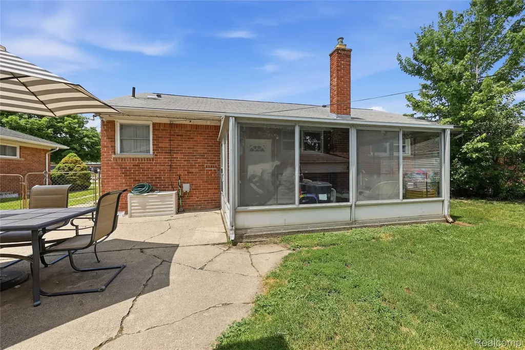 1289 Mulberry Street Mt. Clemens City MI 48043