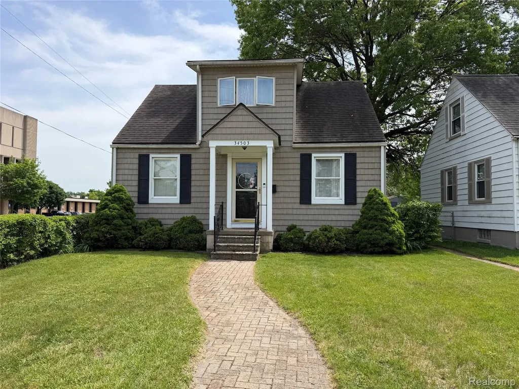 34503 Chestnut Street Wayne City MI 48184