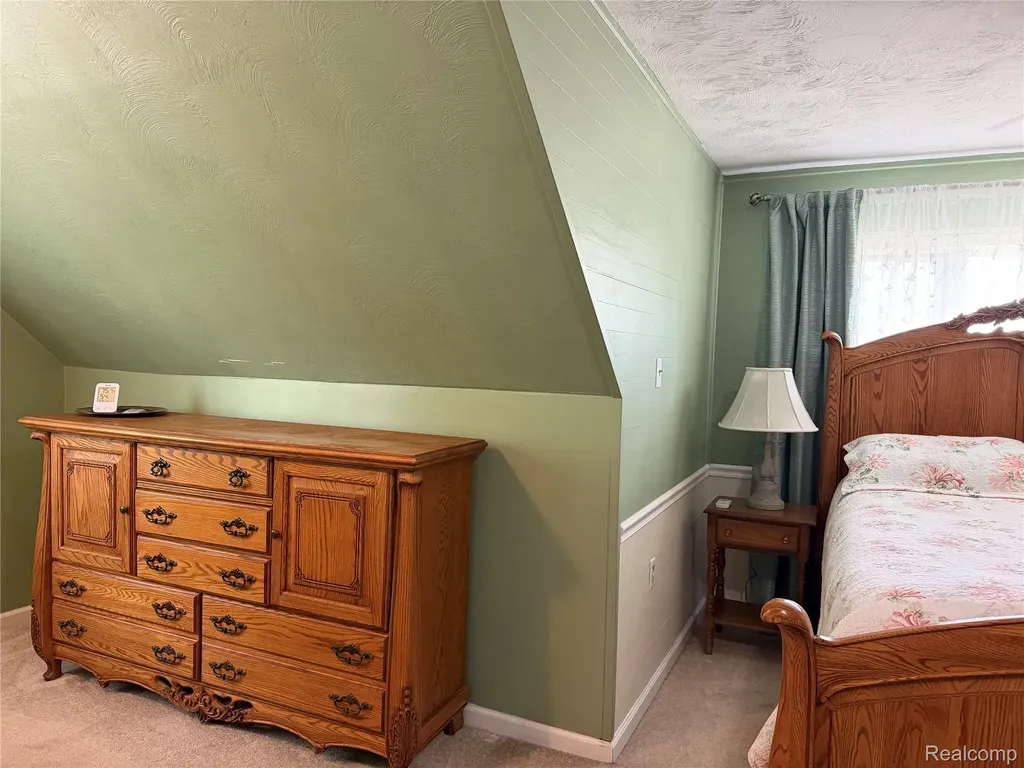 34503 Chestnut Street Wayne City MI 48184