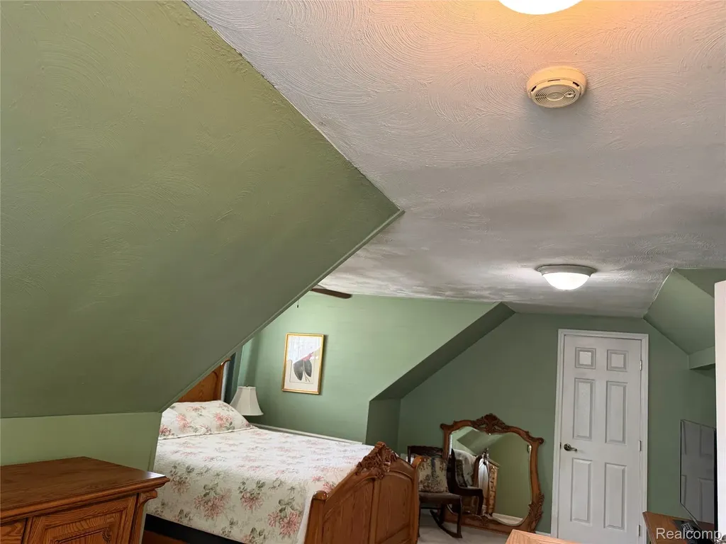 34503 Chestnut Street Wayne City MI 48184