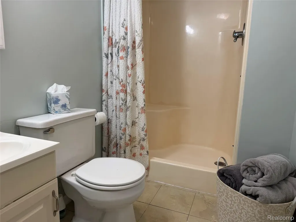 34503 Chestnut Street Wayne City MI 48184