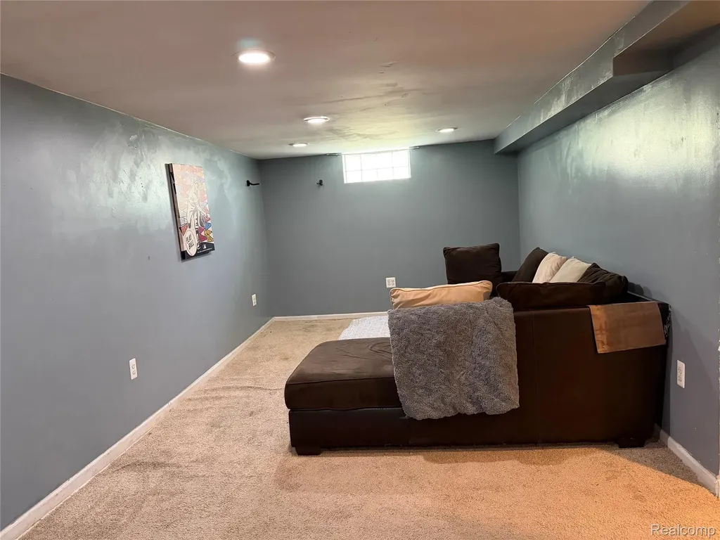 34503 Chestnut Street Wayne City MI 48184