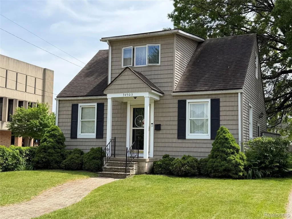 34503 Chestnut Street Wayne City MI 48184