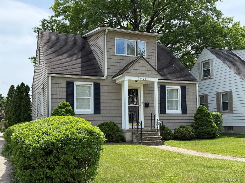 34503 Chestnut Street Wayne City MI 48184