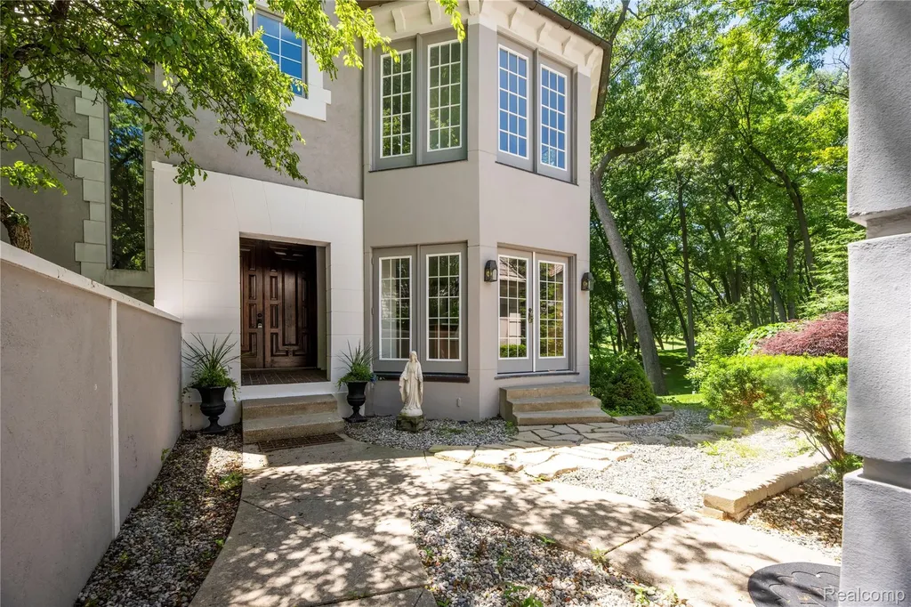 5409 Bristol Parke Drive Independence Charter Township MI 48348