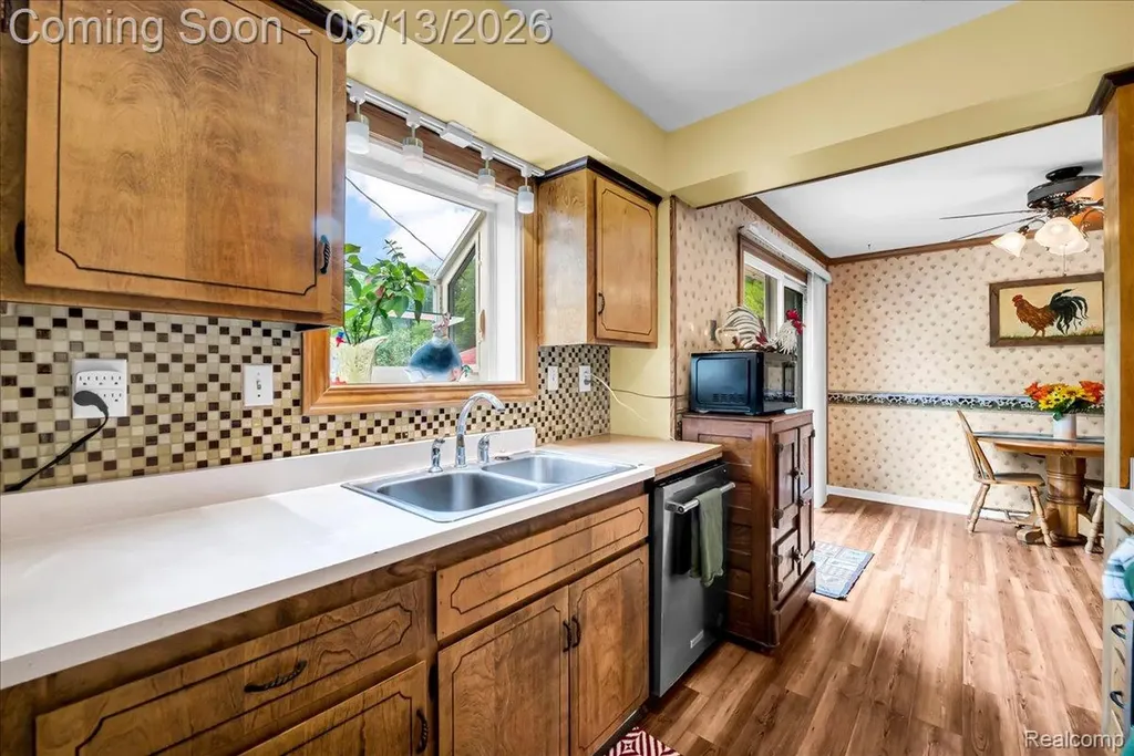 26877 N Dixboro Road Green Oak Township MI 48178