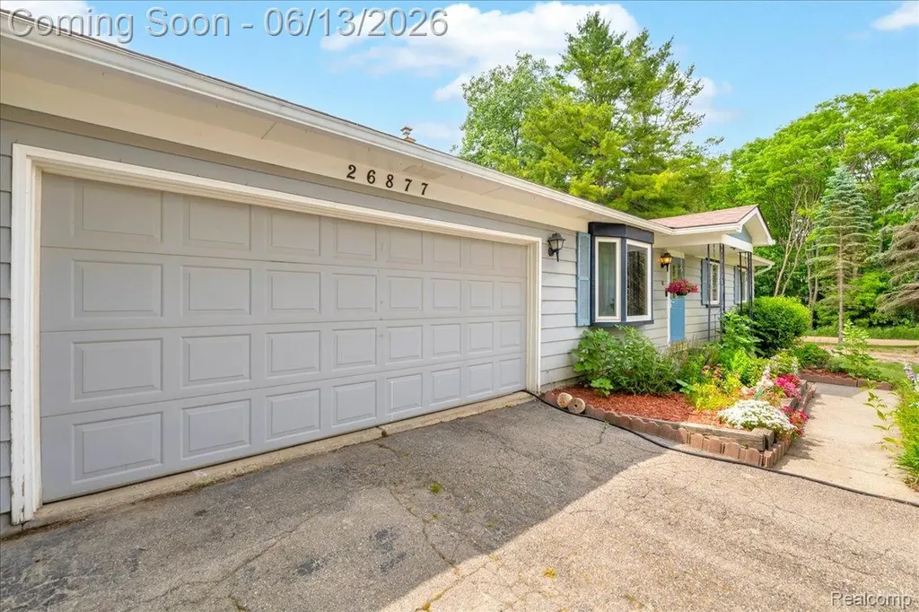 26877 N Dixboro Road Green Oak Township MI 48178